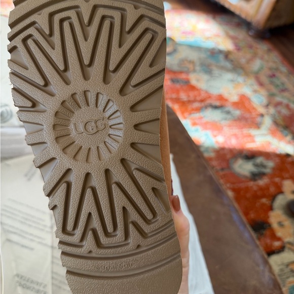 UGG TAZZ chestnut Suede with distinctive Ugg trim - Picture 7 of 7
